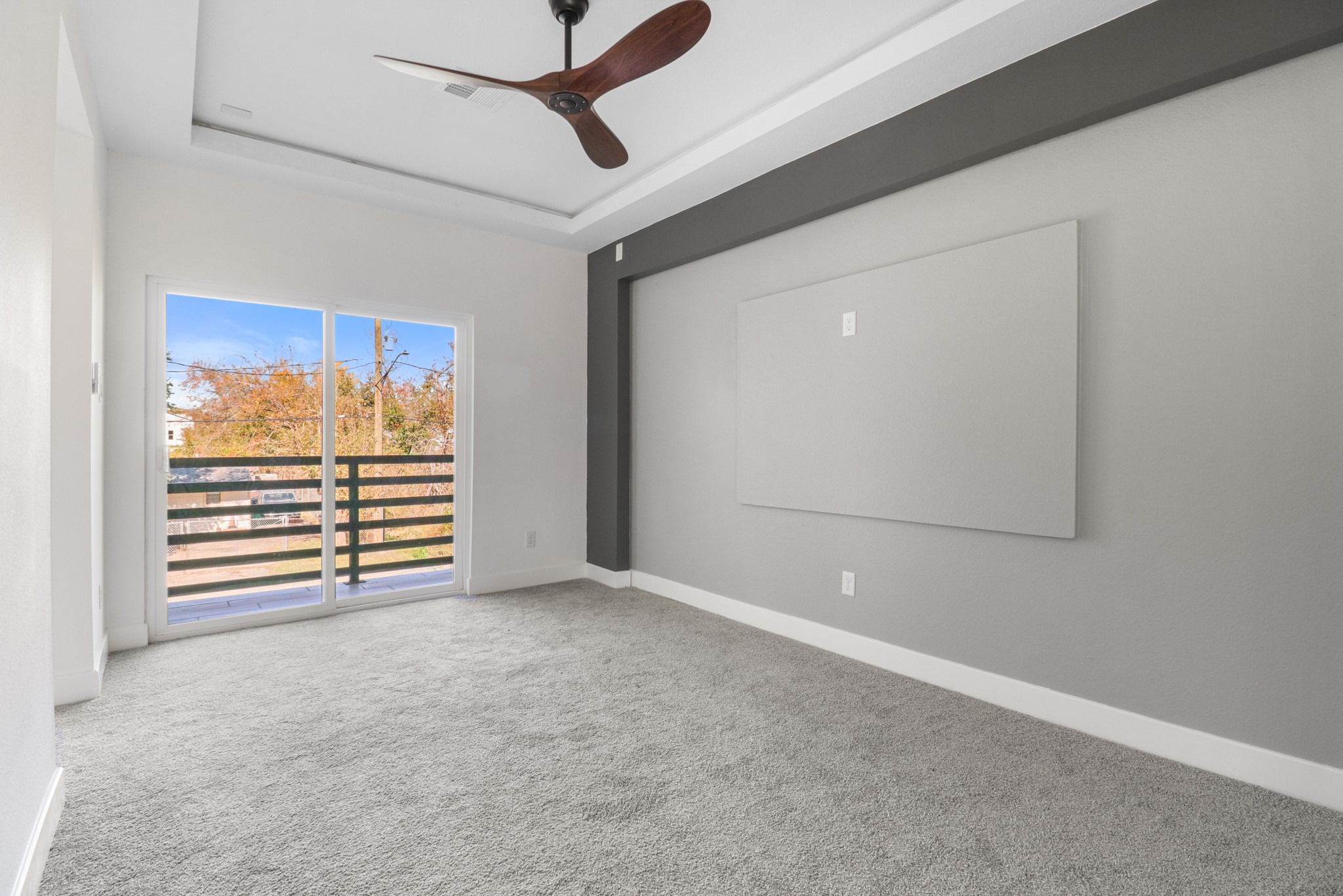 8046 Chateau Street photo 12