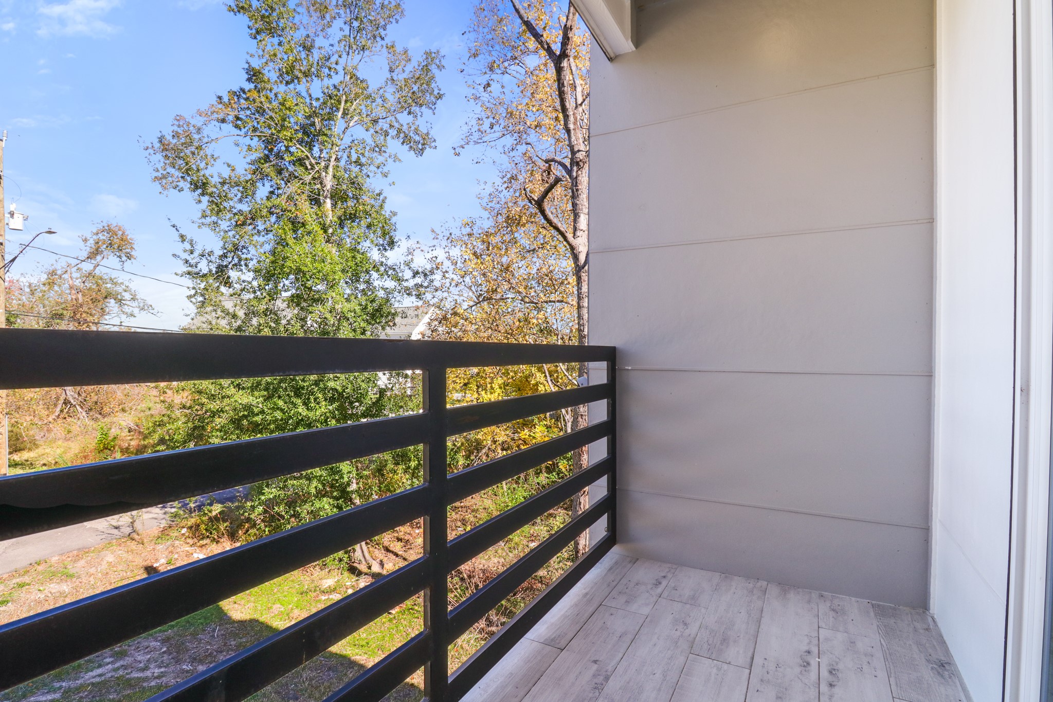 8046 Chateau Street photo 18